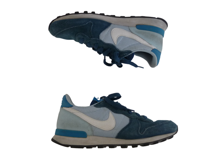 NIKE ナイキ　スニーカー　シューズ