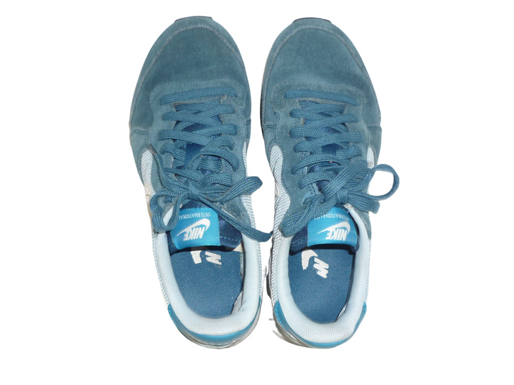 NIKE ナイキ　スニーカー　シューズ