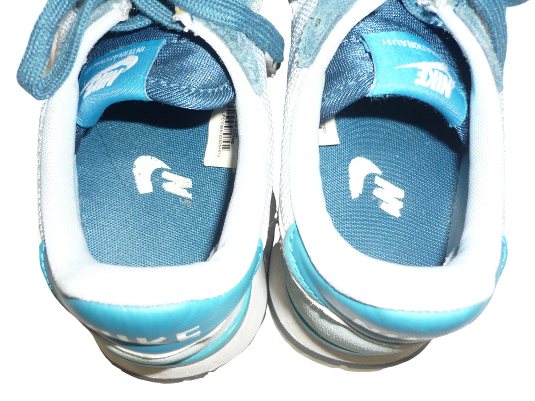 NIKE ナイキ　スニーカー　シューズ