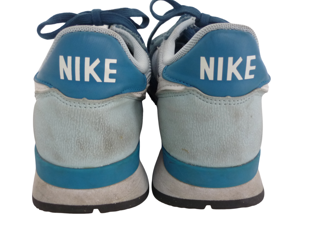 NIKE ナイキ　スニーカー　シューズ