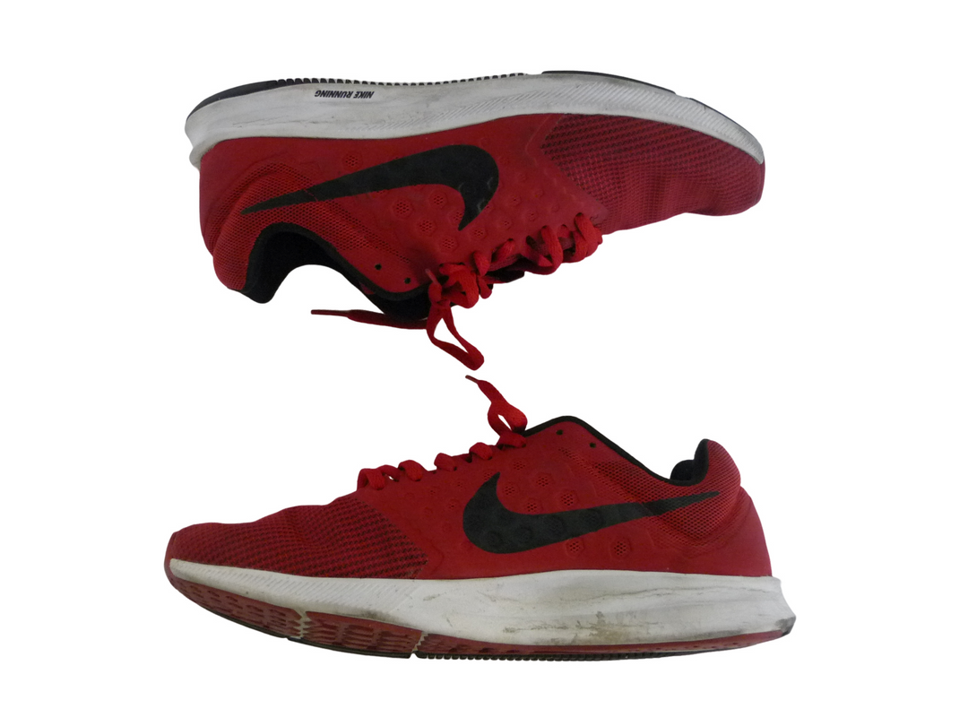 NIKE ナイキ　スニーカー　シューズ