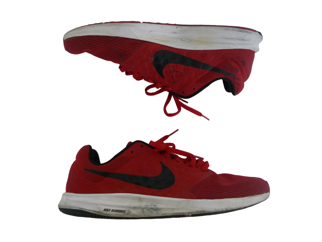 NIKE ナイキ　スニーカー　シューズ