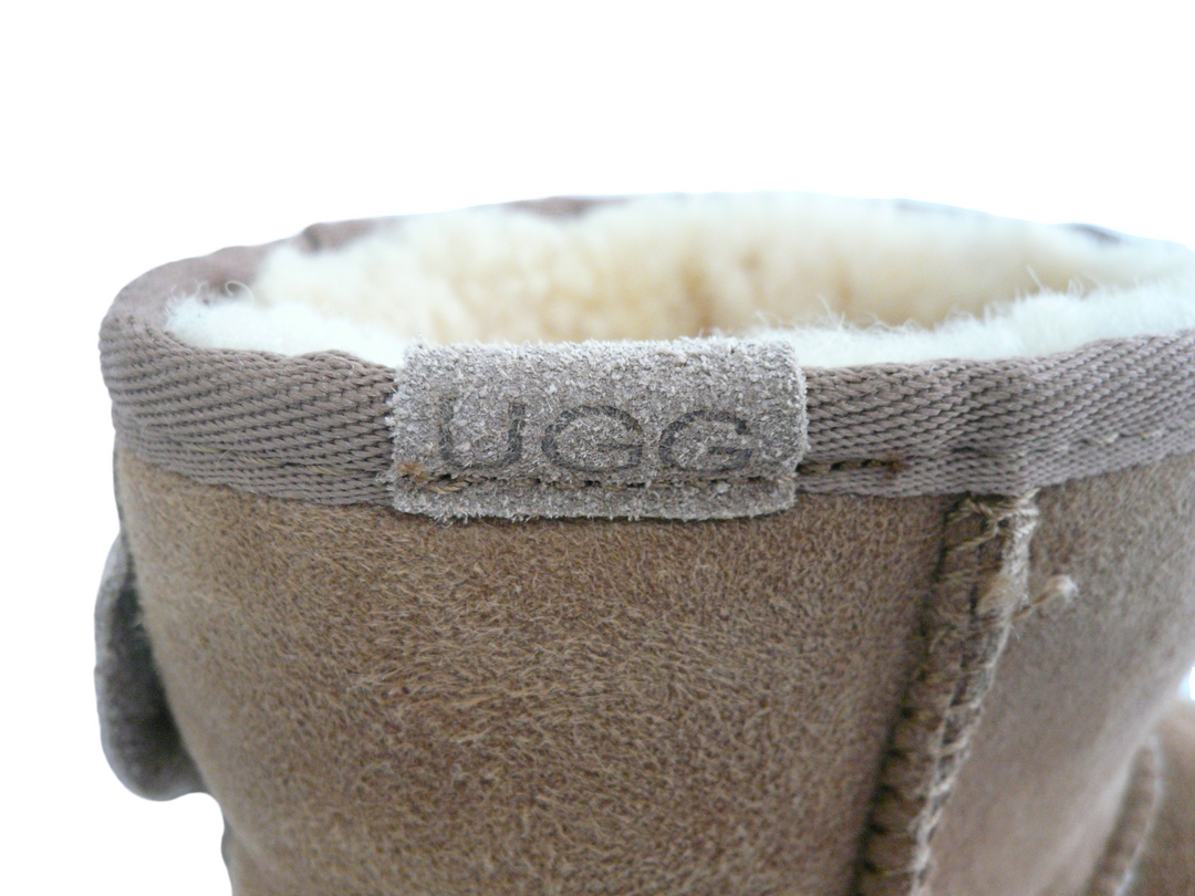 【小物/雑貨】 UGG アグ　ブーツ ショート/ミディアム　シューズ
