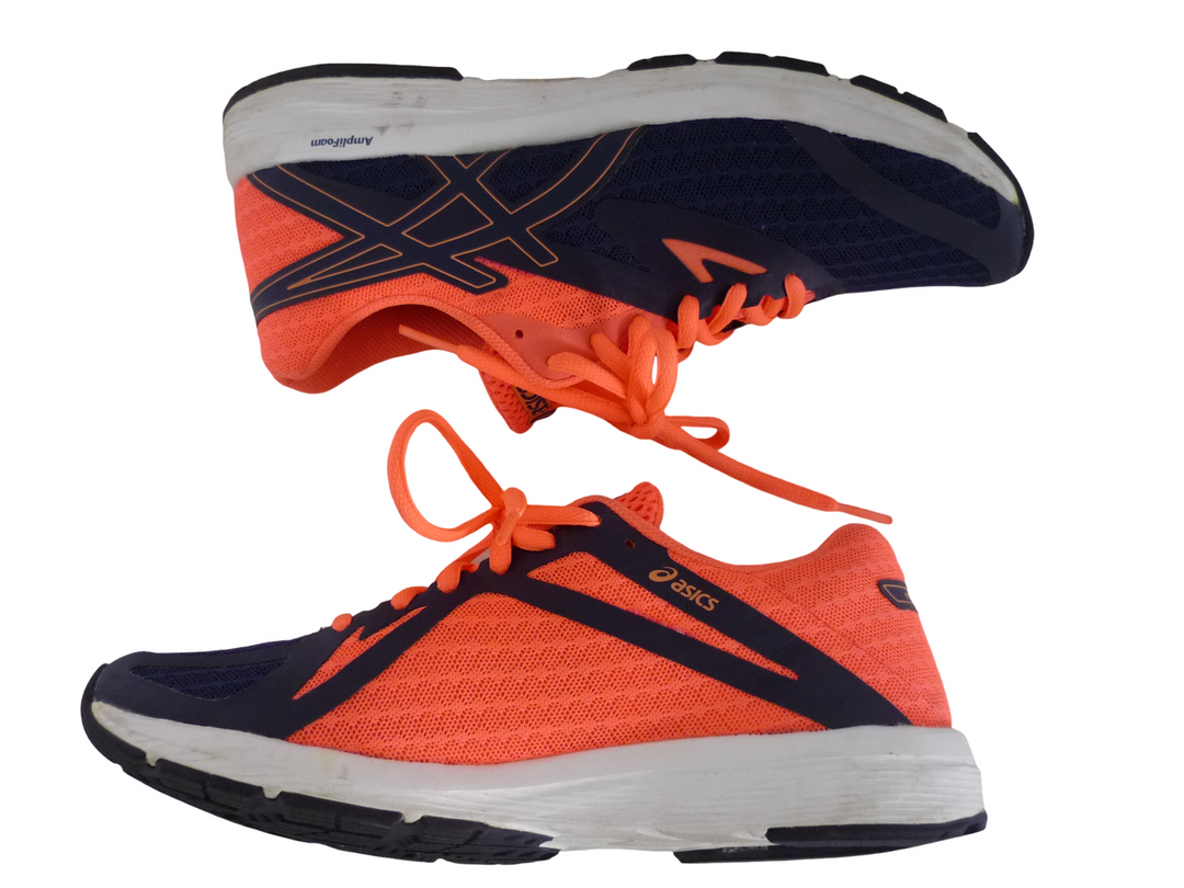 asics アシックス　スニーカー　シューズ