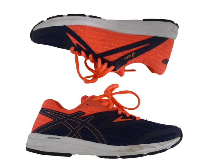 asics アシックス　スニーカー　シューズ