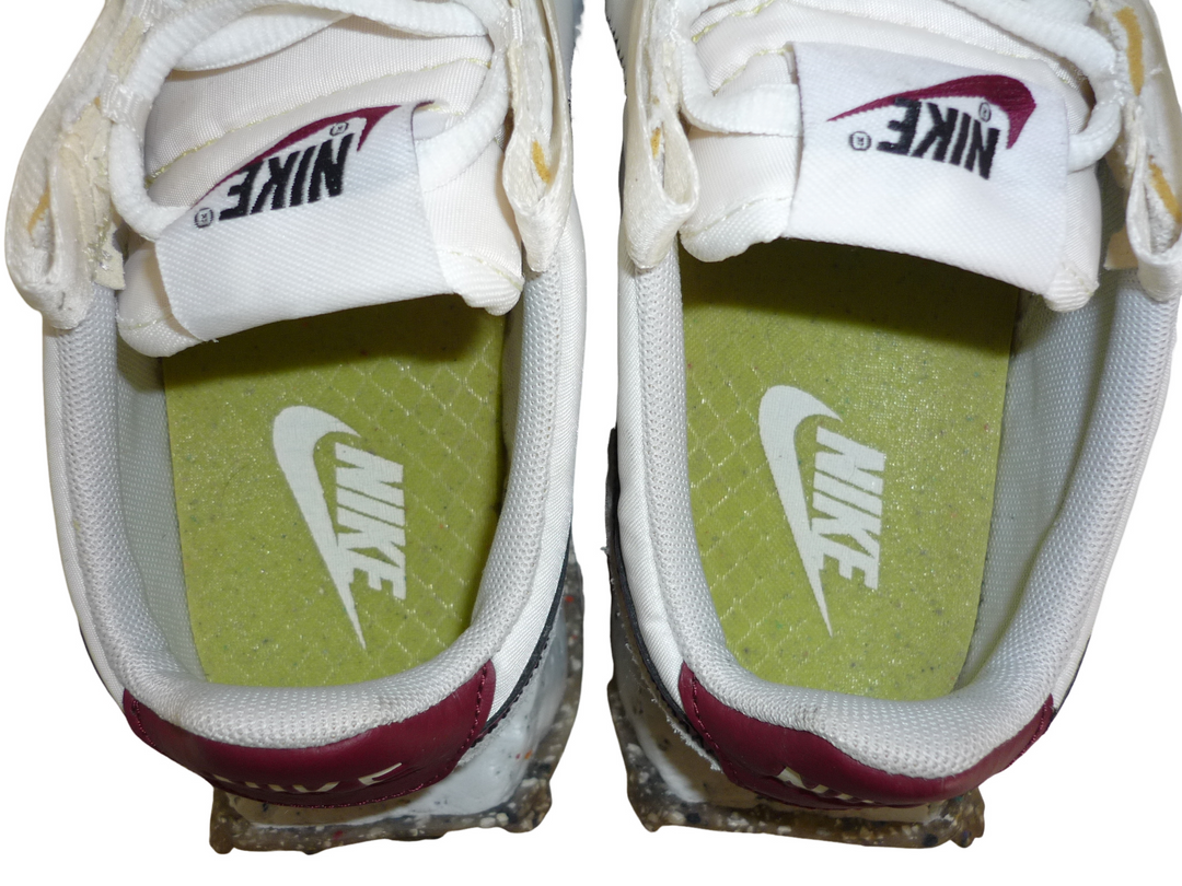 NIKE ナイキ　スニーカー　シューズ