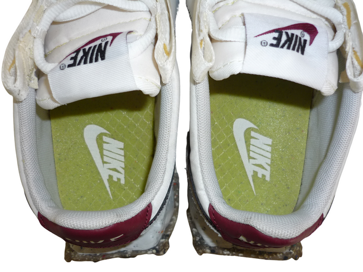 NIKE ナイキ　スニーカー　シューズ