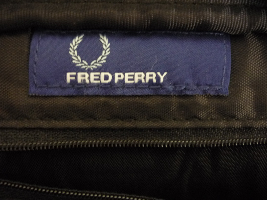 FRED PERRY　ショルダーバッグ　バッグ