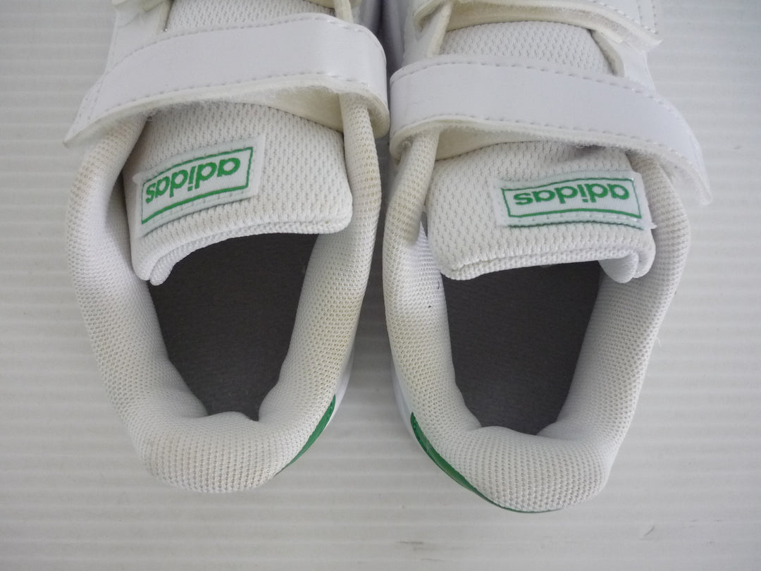 adida アディダス　スニーカー　シューズ