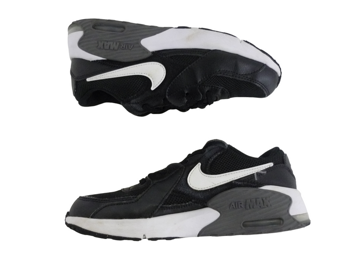 NIKE　ナイキ　スニーカー　シューズ