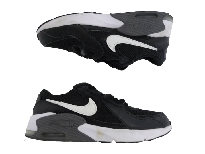 NIKE　ナイキ　スニーカー　シューズ