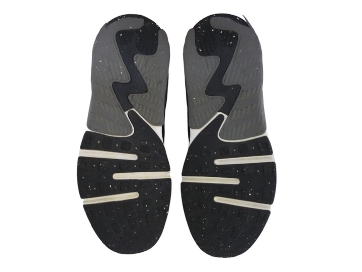 NIKE　ナイキ　スニーカー　シューズ