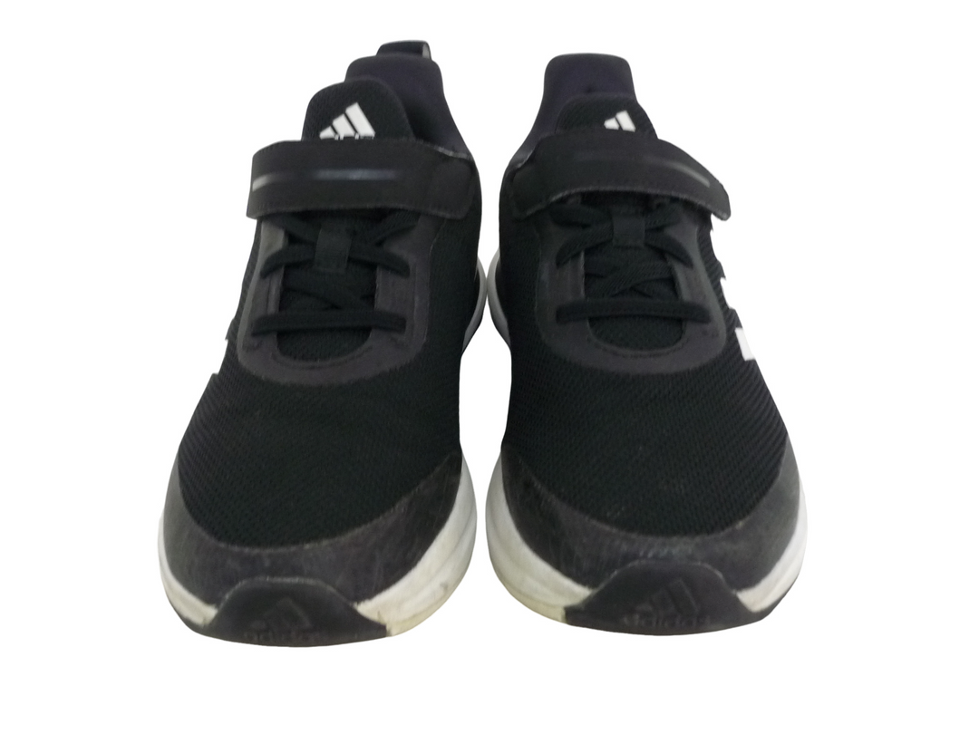 adidas アディダス　スニーカー　シューズ