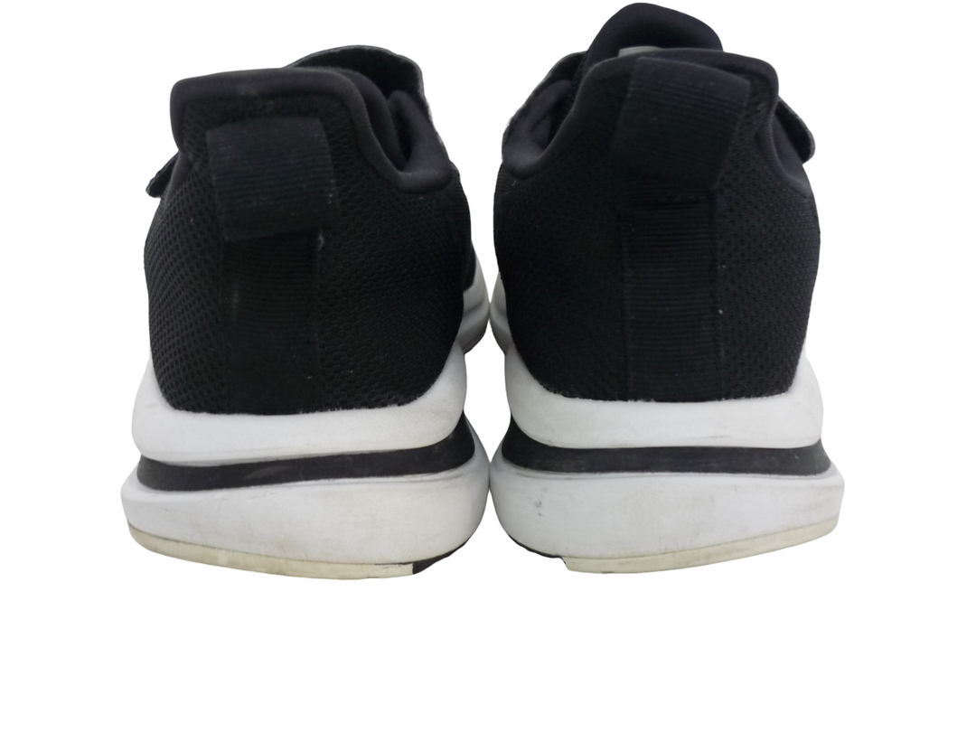 adidas アディダス　スニーカー　シューズ