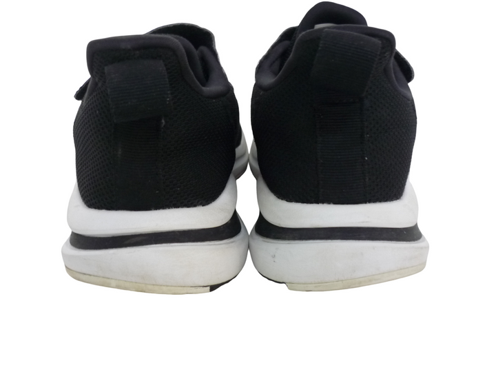 adidas アディダス　スニーカー　シューズ