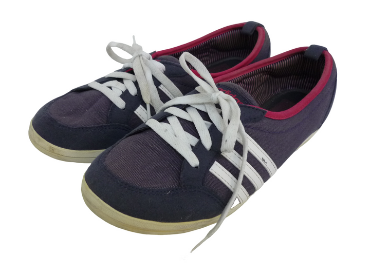 adidas アディダス　スニーカー　シューズ