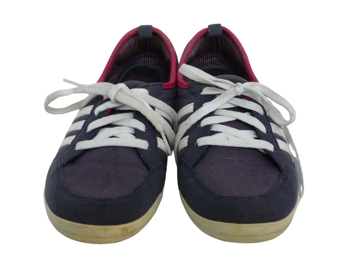 adidas アディダス　スニーカー　シューズ