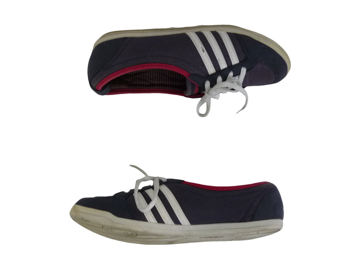 adidas アディダス　スニーカー　シューズ