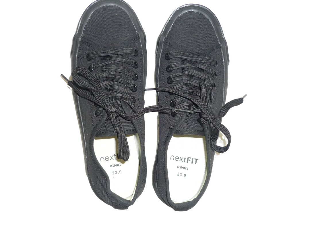 IGNIO　スニーカー　シューズ