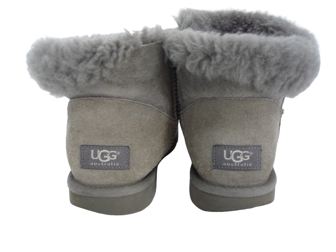 【小物/雑貨】　UGG　ブーツ ショート/ミディアム　シューズ
