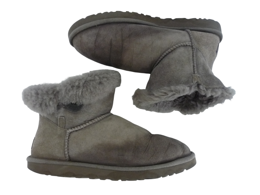 【小物/雑貨】　UGG　ブーツ ショート/ミディアム　シューズ