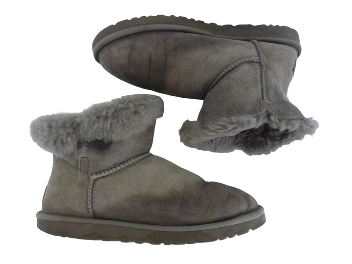 【小物/雑貨】　UGG　ブーツ ショート/ミディアム　シューズ