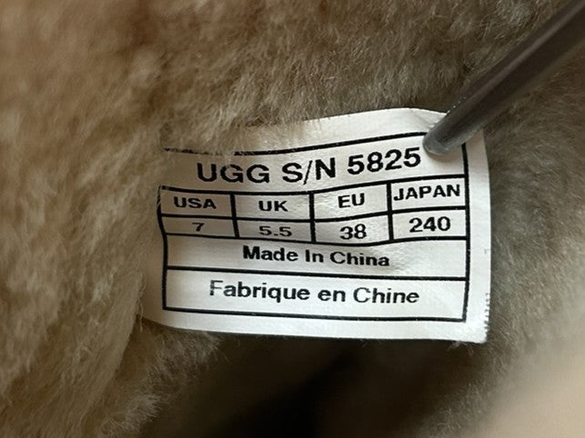 【小物/雑貨】　UGG　ブーツ ショート/ミディアム　シューズ