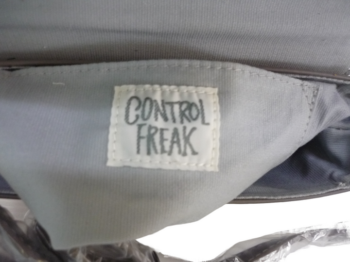 【小物/雑貨】　CONTROL FREAK　ショルダーバッグ　バッグ