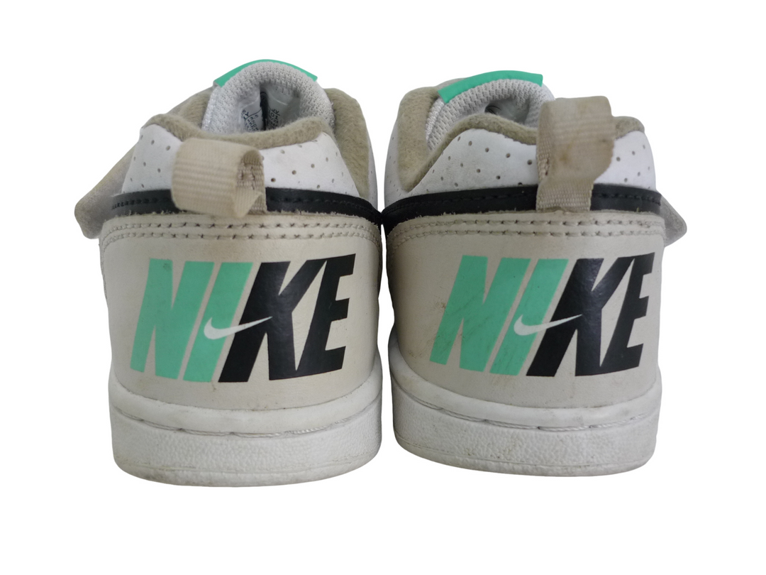 【小物/雑貨】  NIKE ナイキ　スニーカー　シューズ