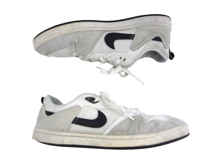 【小物/雑貨】NIKE ナイキ　スニーカー　シューズ