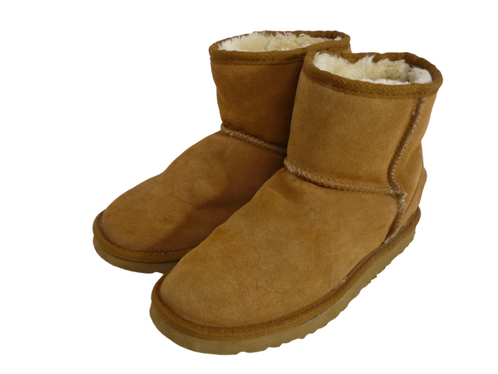 UGG　ブーツ ショート/ミディアム　シューズ