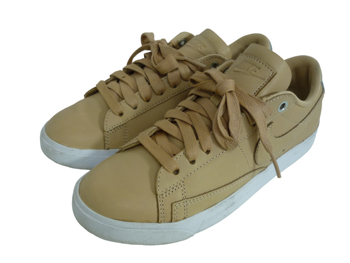 NIKE、ナイキ　スニーカー　シューズ