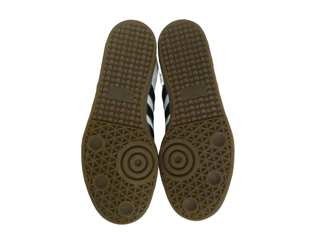 adiddas、アディダス　スニーカー　シューズ