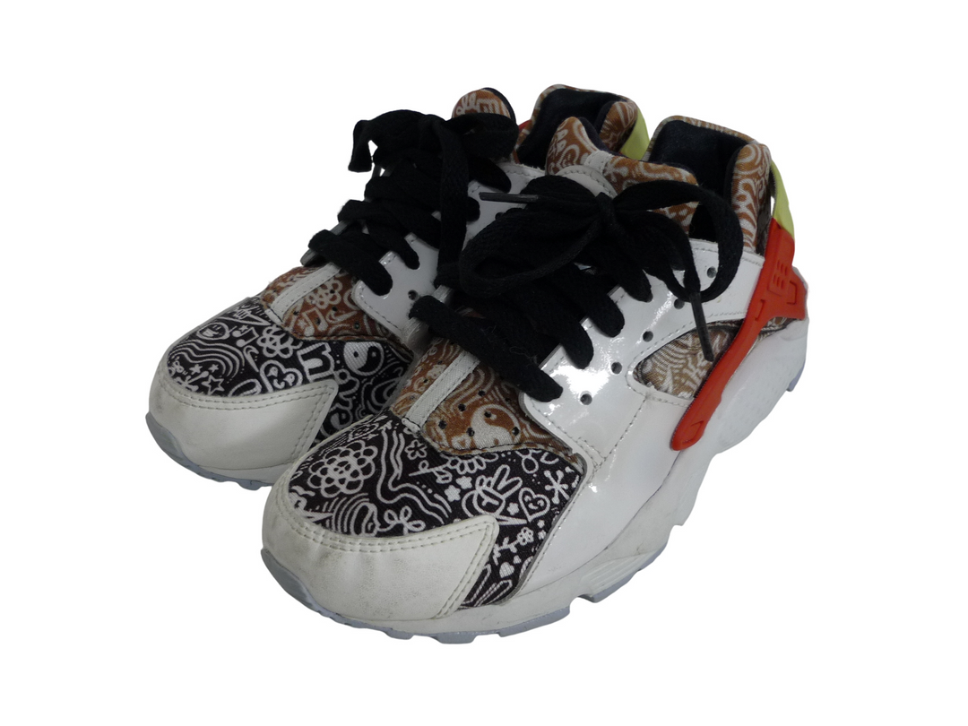 NIKE、ナイキ　スニーカー　シューズ