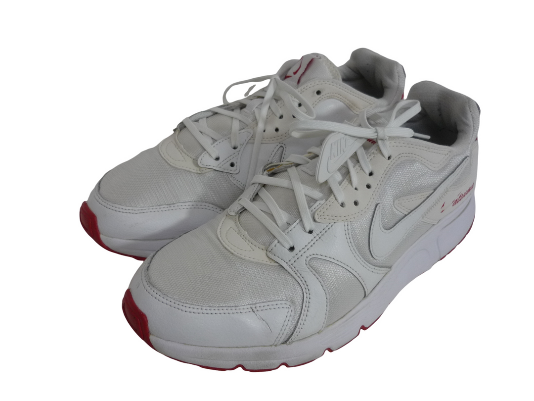 NIKE、ナイキ　スニーカー　シューズ