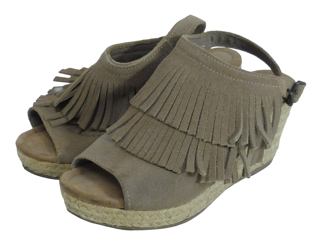 MINNETONKA　サンダル　シューズ