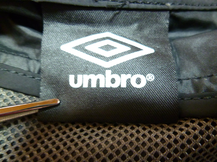 【激安古着】　umbro　ナイロンジャケット　トップス