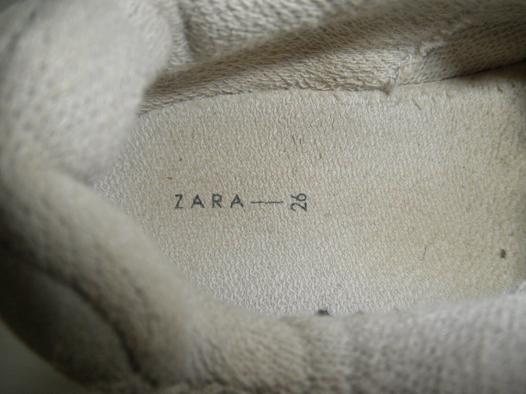 ZARA　スニーカー　シューズ